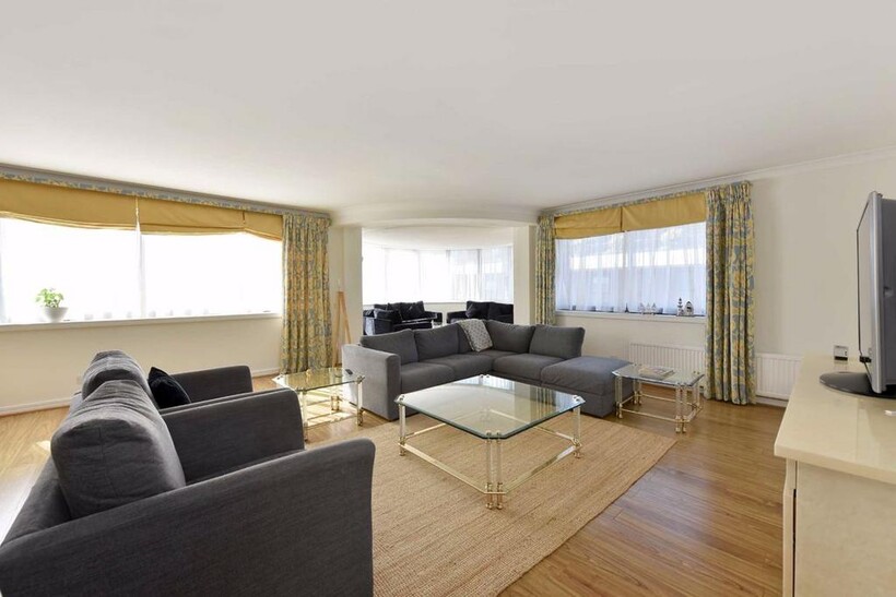 12 Queens Terrace, St Johns Wood  NW8 3 bed apartment to rent - £7,367 pcm (£1,700 pw)