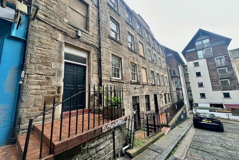 Old Fishmarket Close, Edinburgh EH1 2 bed apartment to rent - £1,895 pcm (£437 pw)