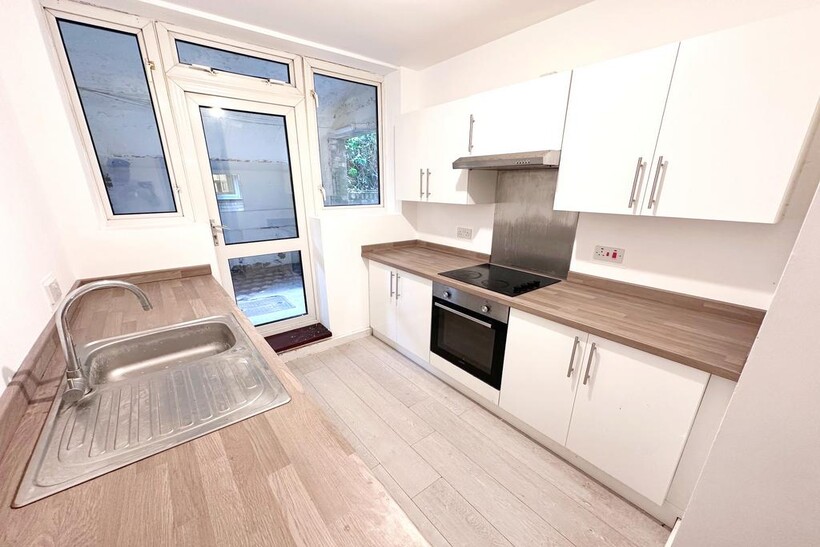 The Drive, Hove BN3 2 bed flat to rent - £1,400 pcm (£323 pw)