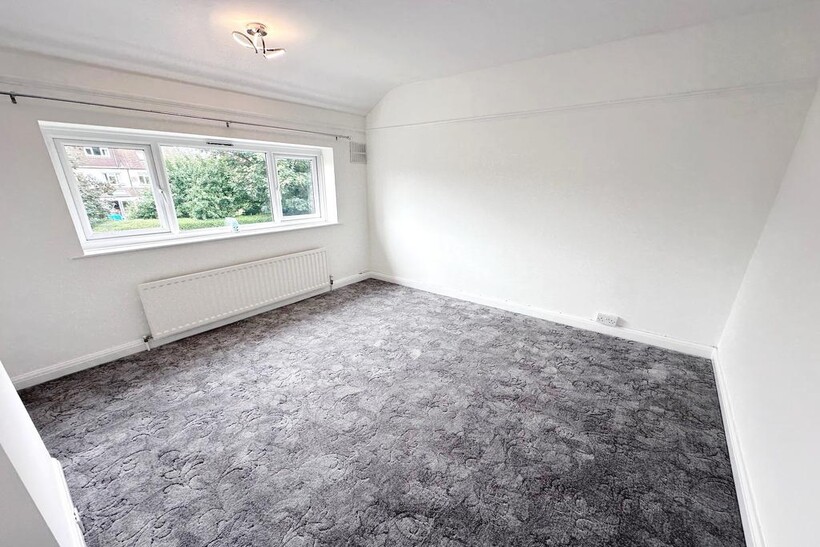 Links Close, Portslade BN41 2 bed flat to rent - £1,500 pcm (£346 pw)