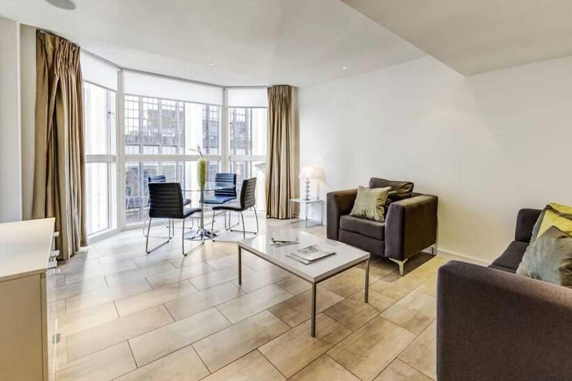 London W8 1 bed apartment to rent - £3,900 pcm (£900 pw)