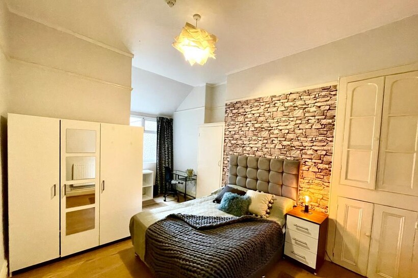 Gwydr Cres, Swansea 1 bed in a house share to rent - £525 pcm (£121 pw)