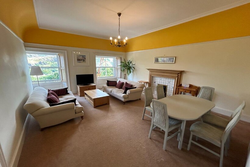 Regent Terrace, New Town, Edinburgh, EH7 3 bed flat to rent - £2,650 pcm (£612 pw)