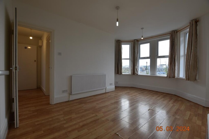 Crescent Road, Luton LU2 1 bed flat to rent - £975 pcm (£225 pw)