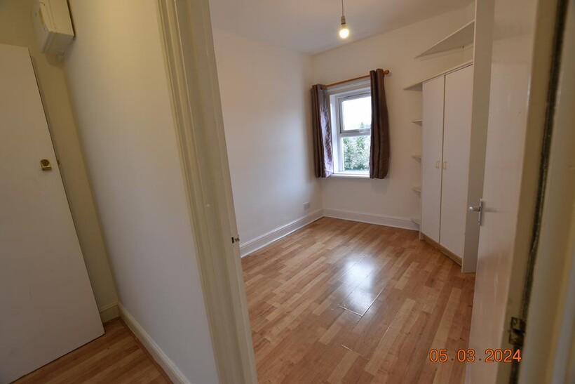 Crescent Road, Luton LU2 1 bed flat to rent - £975 pcm (£225 pw)