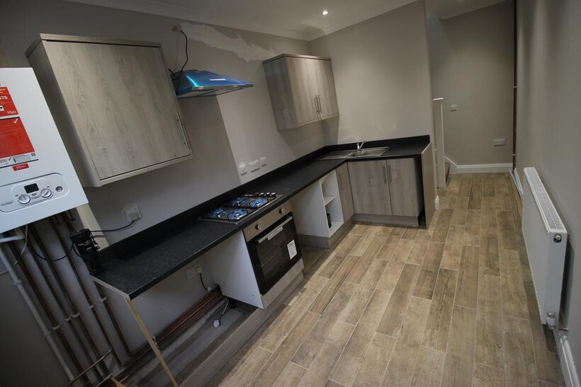 Conolly Road, London W7 1 bed flat to rent - £1,500 pcm (£346 pw)