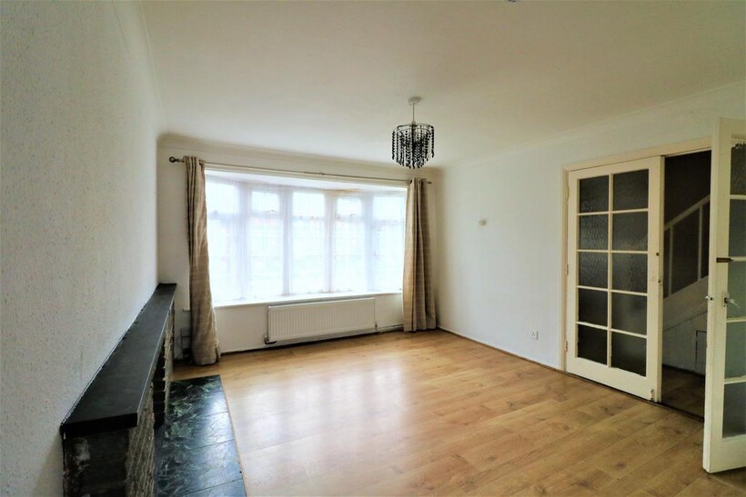 Bideford Gardens Luton LU3 1UE 3 bed terraced house to rent - £1,450 pcm (£335 pw)