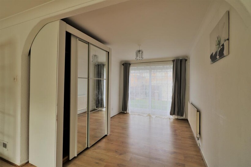 Bideford Gardens Luton LU3 1UE 3 bed terraced house to rent - £1,450 pcm (£335 pw)