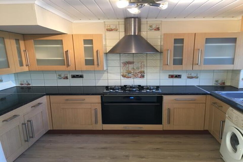 Westgrove Avenue, Solihull B90 3 bed detached house to rent - £1,350 pcm (£312 pw)