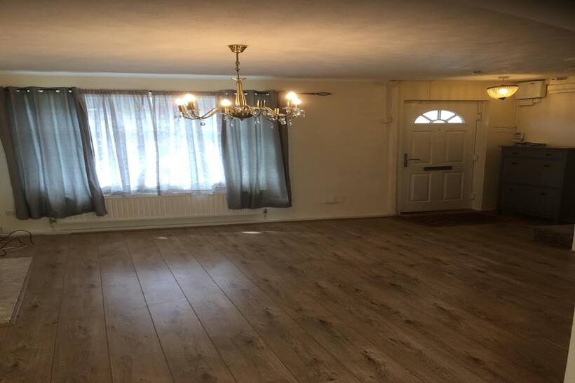 Westgrove Avenue, Solihull B90 3 bed detached house to rent - £1,350 pcm (£312 pw)