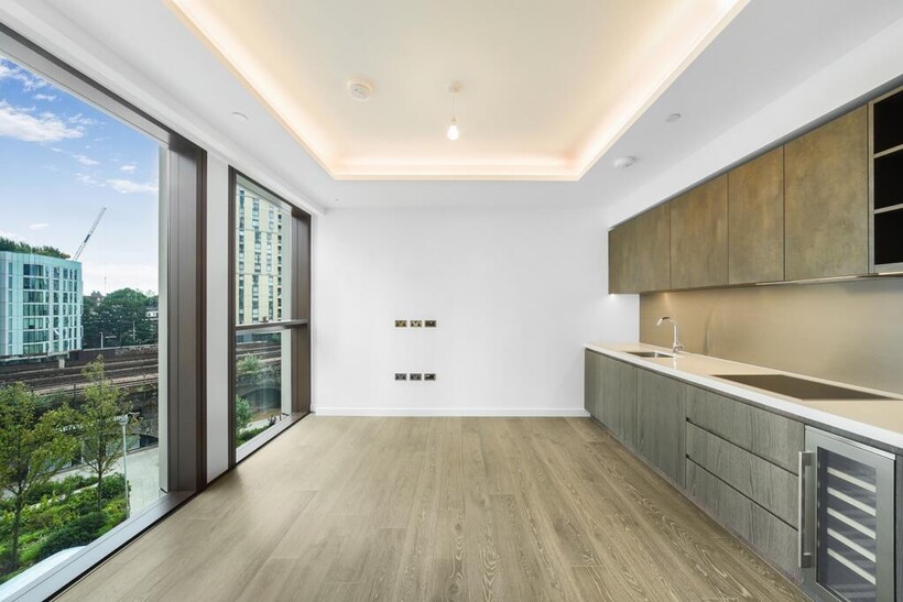 Carnation Way, London SW8 1 bed apartment to rent - £3,900 pcm (£900 pw)