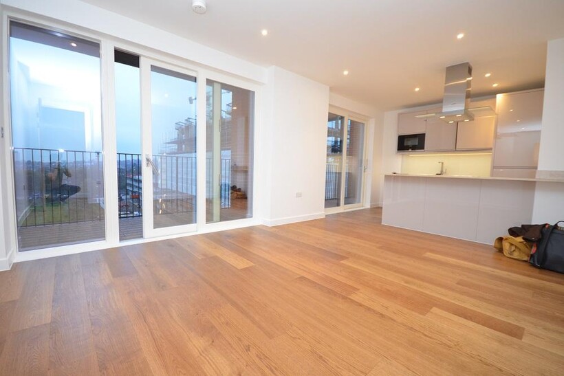 Lismore Boulevard, London NW9 1 bed flat to rent - £1,800 pcm (£415 pw)