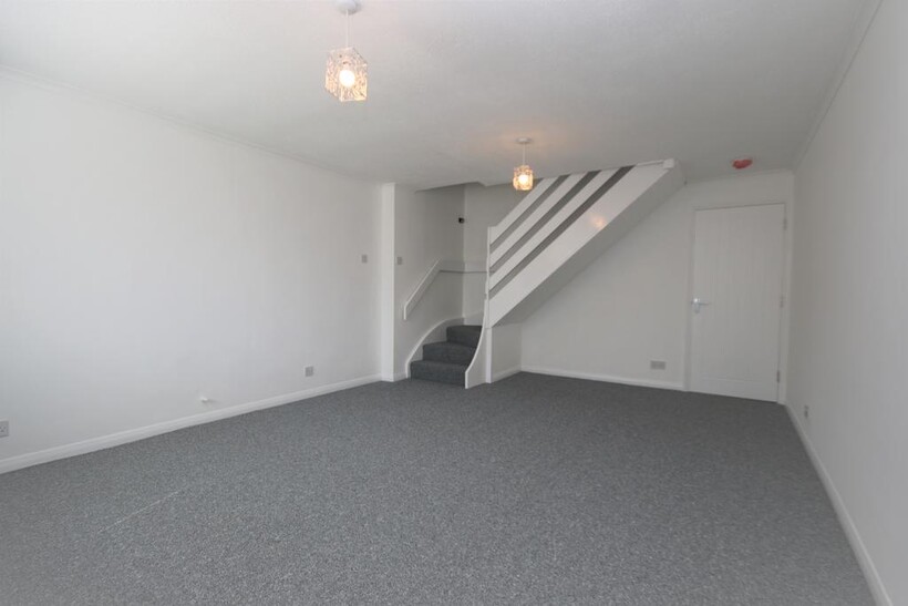 Belvedere Gardens, Seaford BN25 2 bed house to rent - £1,450 pcm (£335 pw)