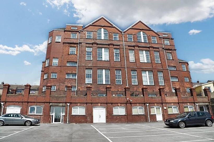 Kilvey Terrace, Swansea SA1 1 bed apartment to rent - £925 pcm (£213 pw)