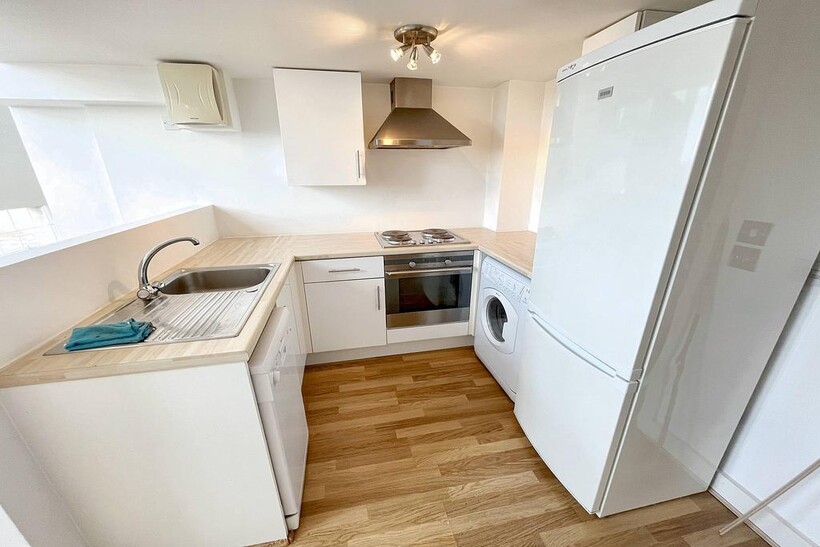 Kilvey Terrace, Swansea SA1 1 bed apartment to rent - £925 pcm (£213 pw)