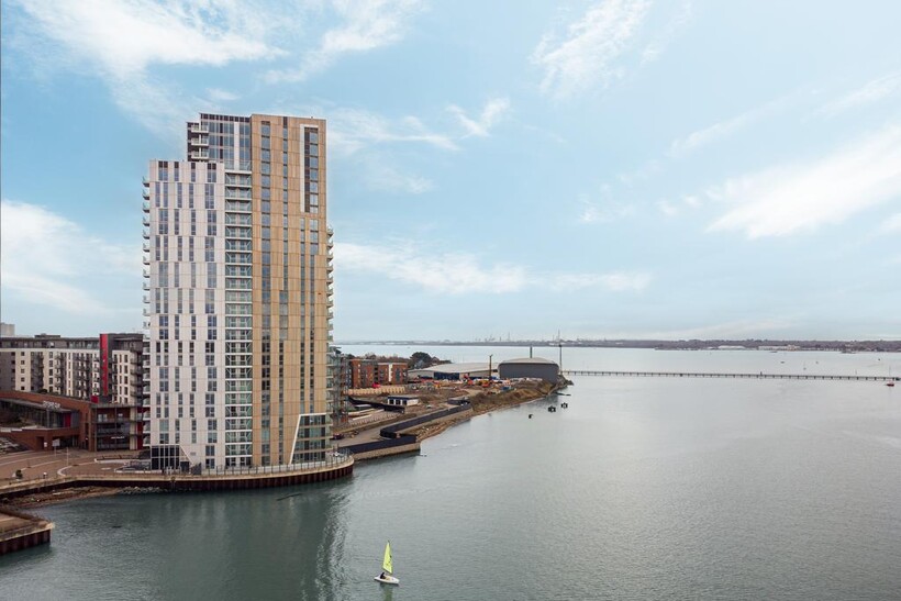 at Vantage Tower, Vantage Tower... 1 bed apartment to rent - £1,367 pcm (£315 pw)