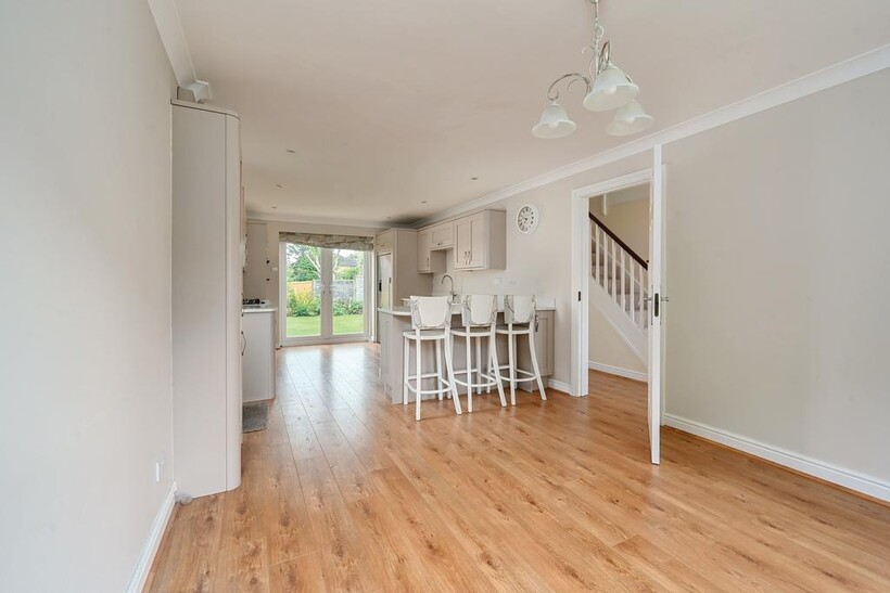 Mallard Way, Henfield BN5 4 bed detached house to rent - £2,500 pcm (£577 pw)