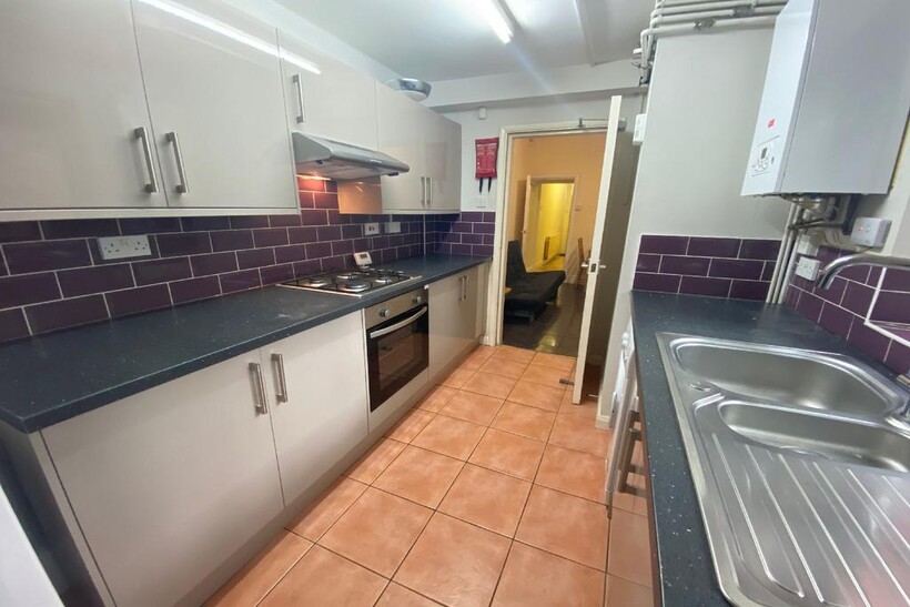 Nottingham NG7 5 bed house share to rent - £543 pcm (£125 pw)
