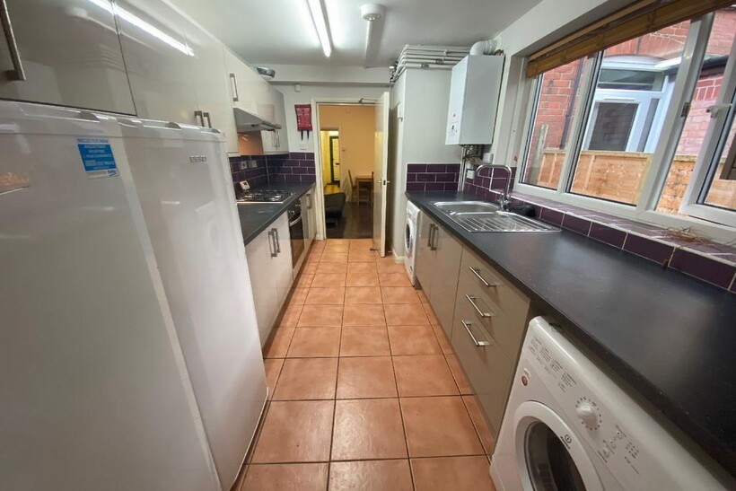 Nottingham NG7 5 bed house share to rent - £543 pcm (£125 pw)
