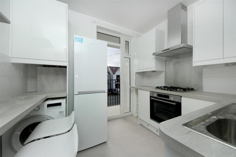 Eagle Road, HA0 2 bed apartment to rent - £2,400 pcm (£554 pw)