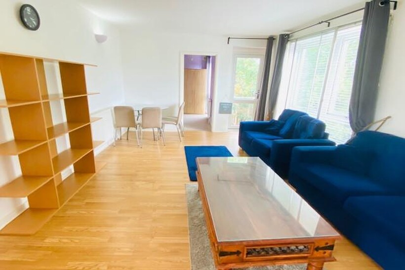 Kenton Road, Harrow HA1 3 bed flat to rent - £2,250 pcm (£519 pw)
