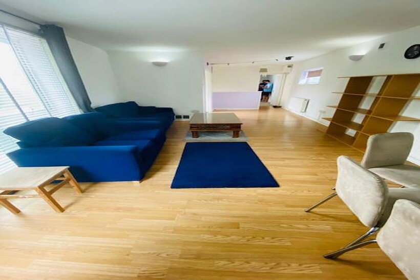 Kenton Road, Harrow HA1 3 bed flat to rent - £2,250 pcm (£519 pw)