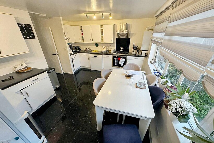 Darenth Road, London N16 1 bed in a flat share to rent - £900 pcm (£208 pw)