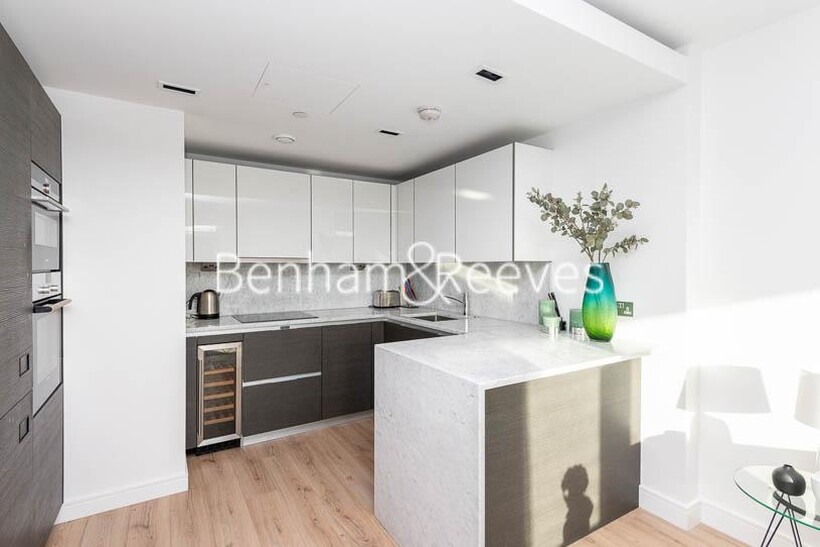 Glenthorne Road, Hammersmith W6 2 bed apartment to rent - £3,350 pcm (£773 pw)