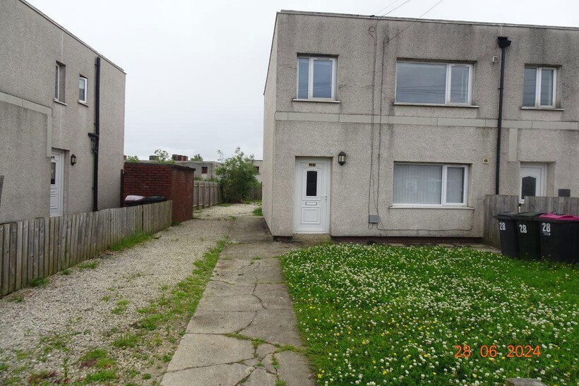 Morrison Avenue, Maltby, S66 7EY 3 bed terraced house to rent - £695 pcm (£160 pw)