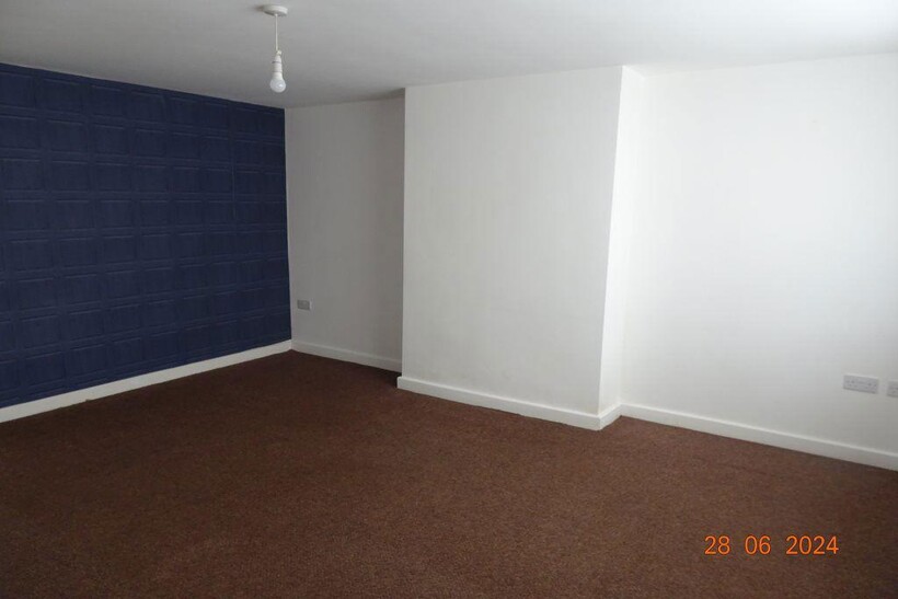 Morrison Avenue, Maltby, S66 7EY 3 bed terraced house to rent - £695 pcm (£160 pw)