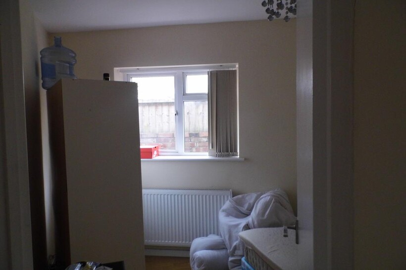 Lowlands Road, Aveley RM15 2 bed bungalow to rent - £1,400 pcm (£323 pw)