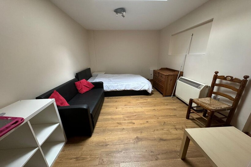 Purley CR8 1 bed flat to rent - £1,150 pcm (£265 pw)