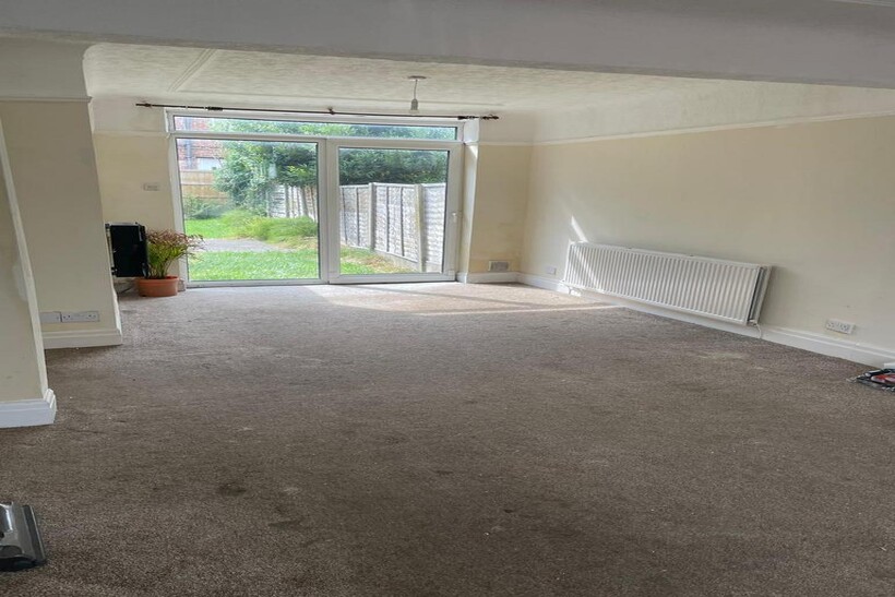 Moss Lane, Hale WA15 3 bed semi-detached house to rent - £1,595 pcm (£368 pw)