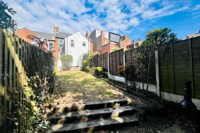 Belle Vue Road, Ipswich IP4 2 bed terraced house to rent - £945 pcm (£218 pw)