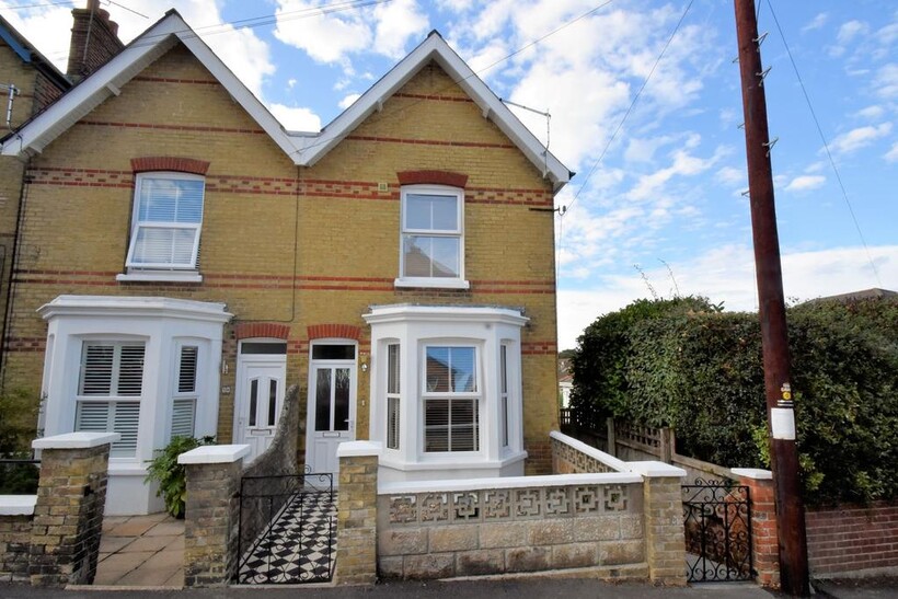 Fellows Road, Cowes PO31 3 bed semi-detached house to rent - £1,295 pcm (£299 pw)