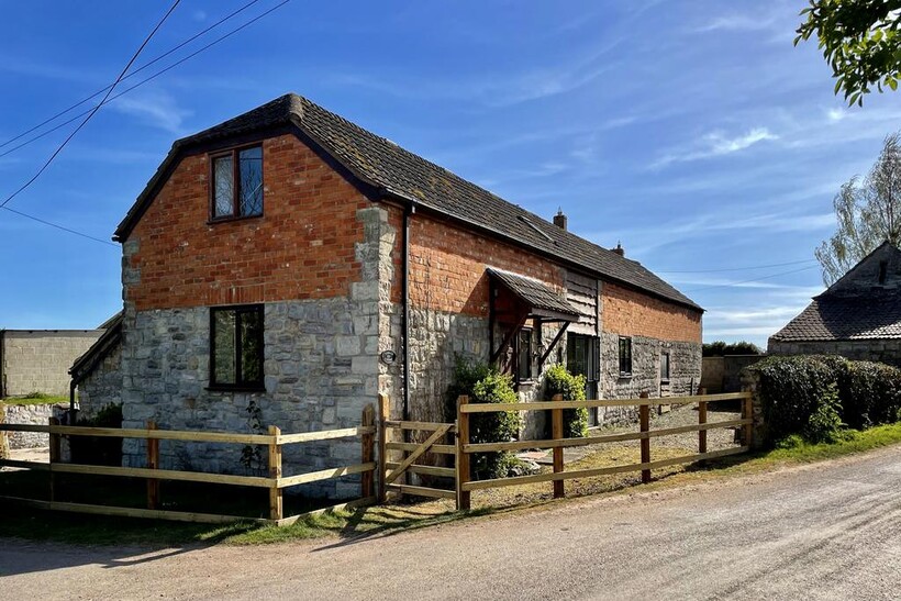 Broad Lane, North Curry, Taunton TA3 3 bed detached house to rent - £1,700 pcm (£392 pw)