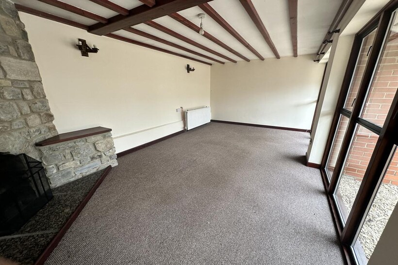 Broad Lane, North Curry, Taunton TA3 3 bed detached house to rent - £1,700 pcm (£392 pw)