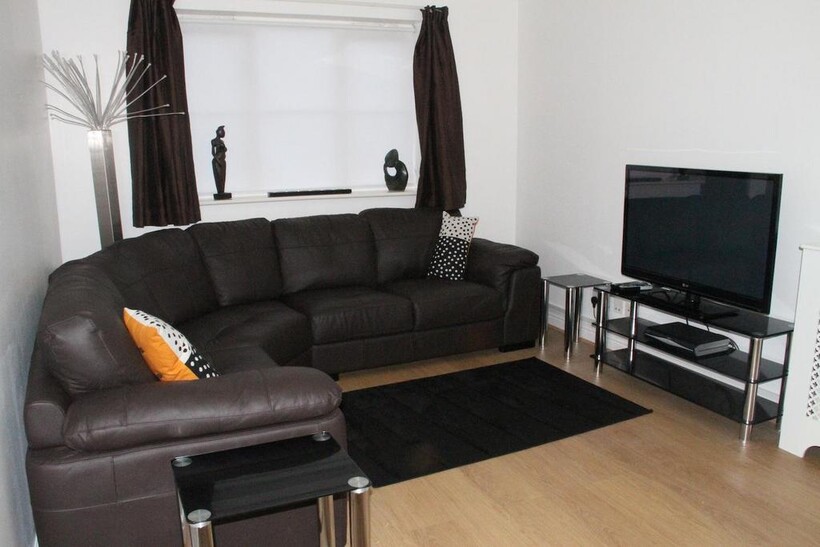 Dairyman Close, London NW2 2 bed apartment to rent - £1,900 pcm (£438 pw)