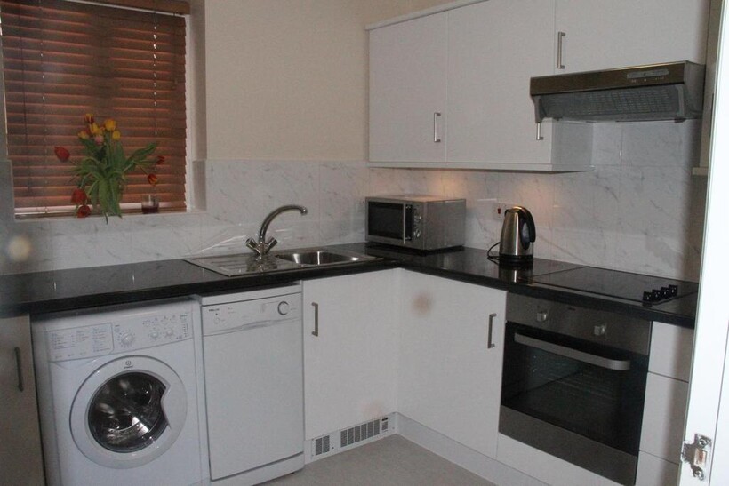 Dairyman Close, London NW2 2 bed apartment to rent - £1,900 pcm (£438 pw)