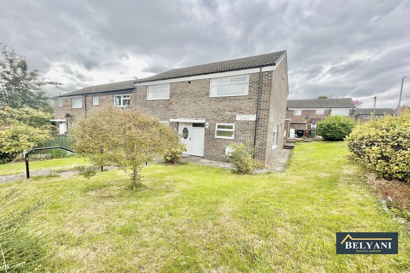 Rossefield Grove, Leeds LS13 4 bed terraced house to rent - £1,495 pcm (£345 pw)