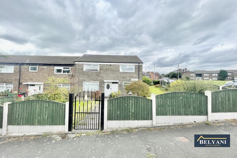 Rossefield Grove, Leeds LS13 4 bed terraced house to rent - £1,495 pcm (£345 pw)