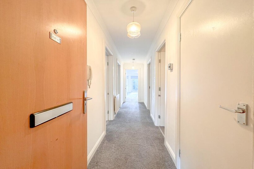 CALDERPARK TERRACE, UDDINGSTON G71 2 bed flat to rent - £795 pcm (£183 pw)