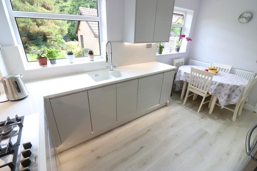 Tall Trees, Hessle 4 bed detached house to rent - £1,650 pcm (£381 pw)