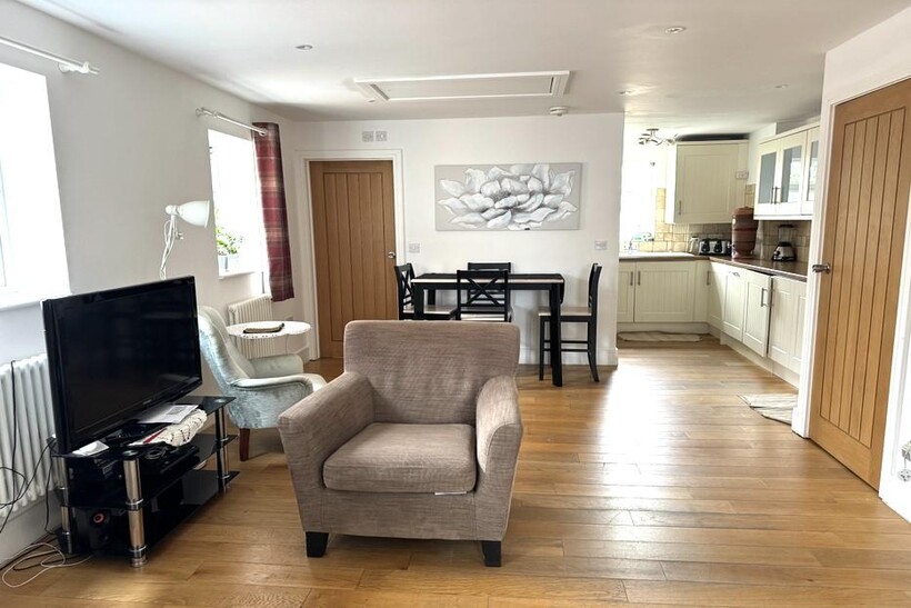 Frimley Road, Camberley GU15 1 bed maisonette to rent - £1,300 pcm (£300 pw)