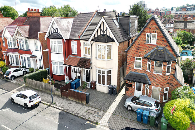 Hindes Road, Harrow HA1 1 bed flat to rent - £1,350 pcm (£312 pw)
