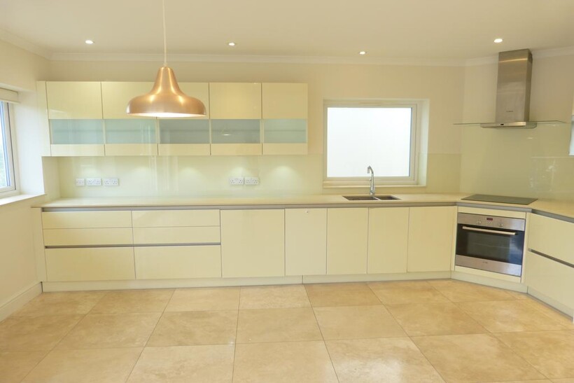 THE VALE, LONDON, NW11 3 bed apartment to rent - £3,500 pcm (£808 pw)