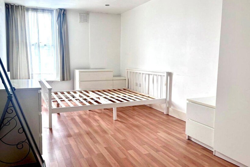3 Bedroom Flat in Maidstone ME14 2TW 3 bed flat to rent - £1,650 pcm (£381 pw)