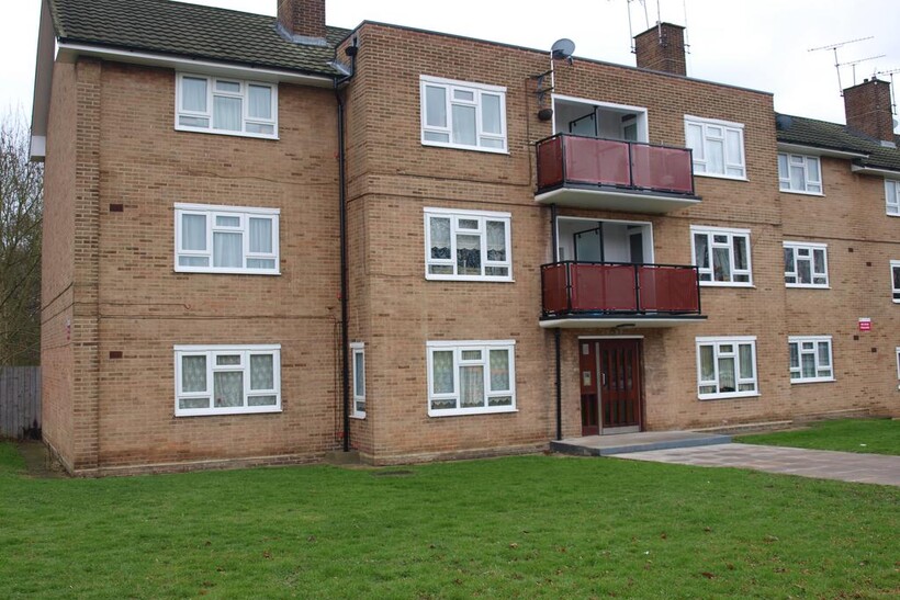Eastham Crescent, Brentwood CM13 2 bed flat to rent - £1,150 pcm (£265 pw)