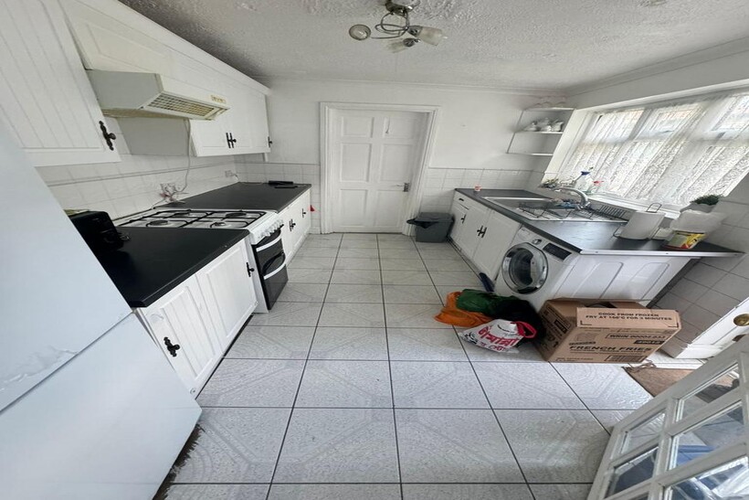 Devon Road, Barking IG11 2 bed end of terrace house to rent - £1,950 pcm (£450 pw)