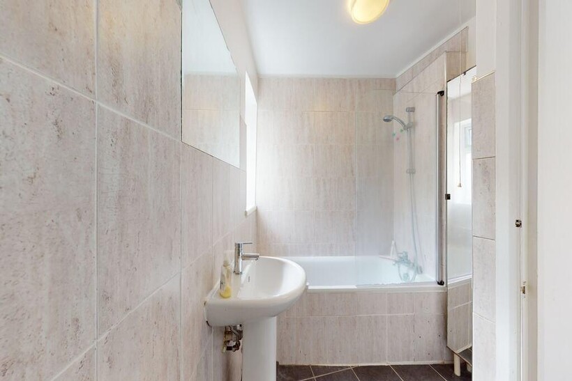 Minet Avenue, Brent, London NW10 2 bed apartment to rent - £1,850 pcm (£427 pw)